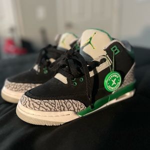 SALE - Jordan 3 “Pine Green”